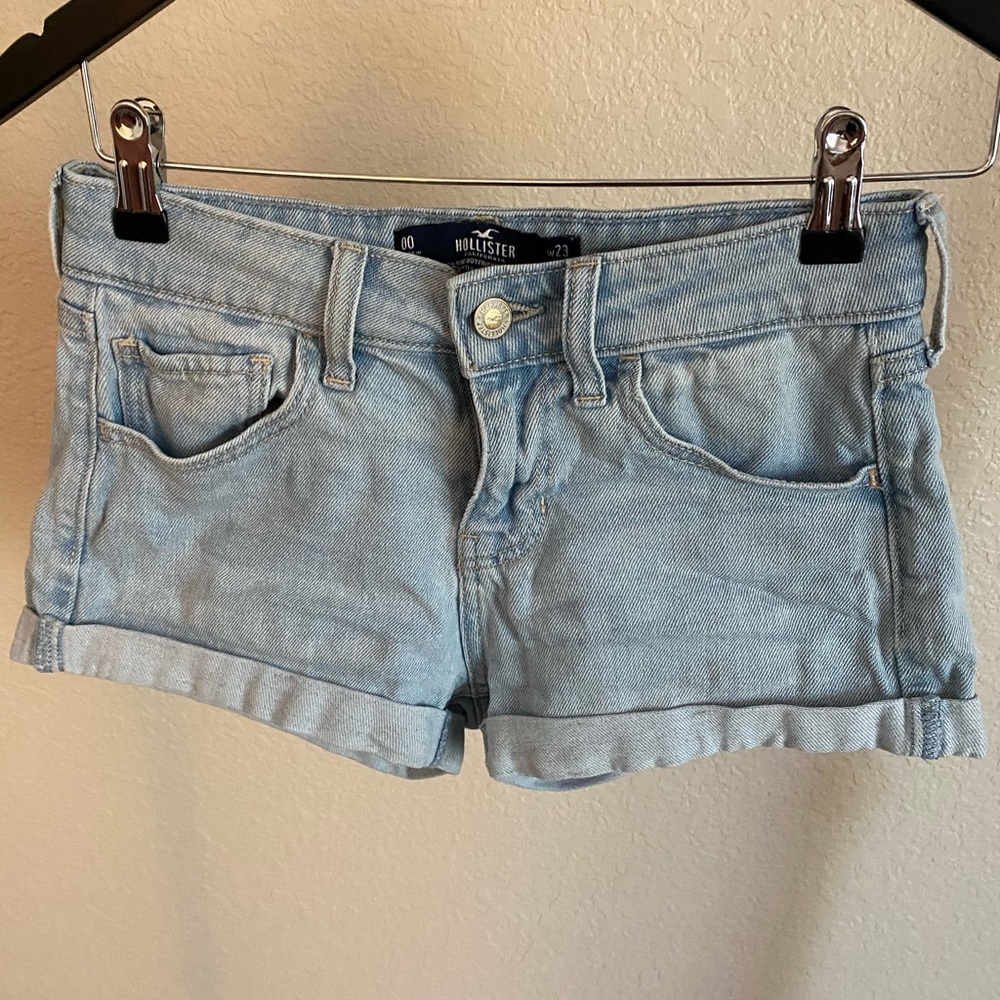 Hollister shorts size 00